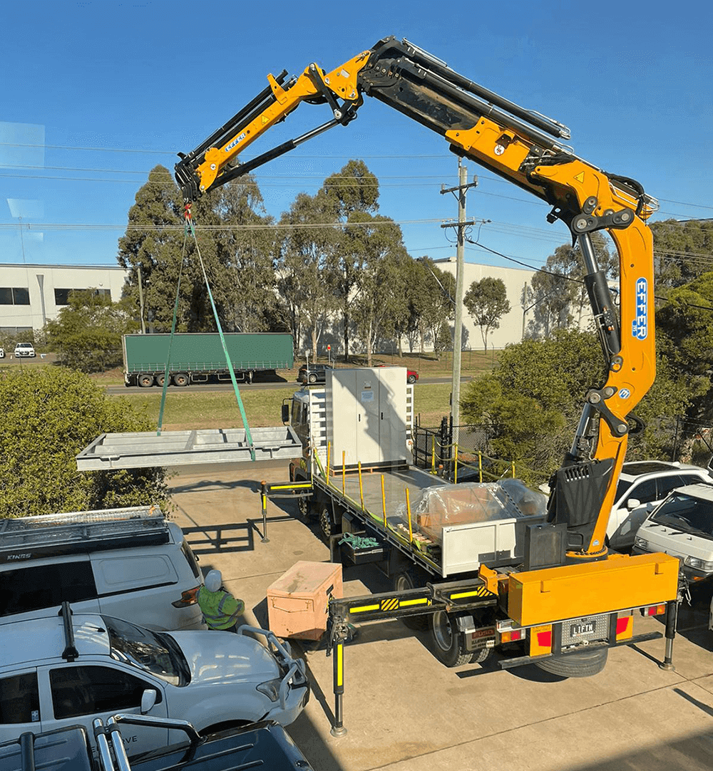 crane truck lifting